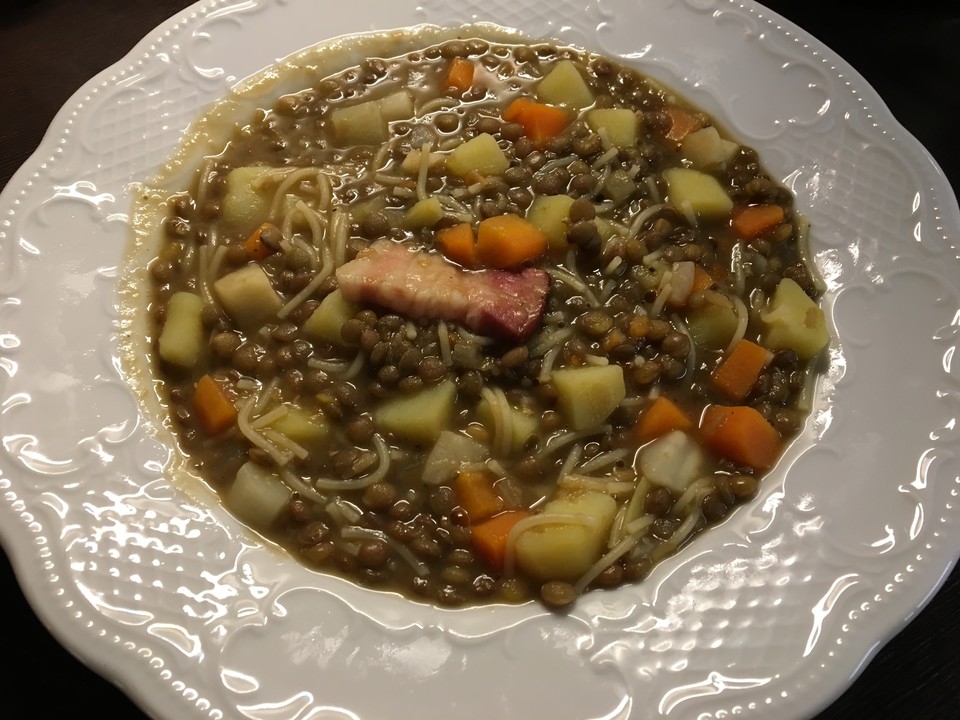 Linsensuppe mit Kartoffeln und Mettwurst von chillimaus | Chefkoch.de