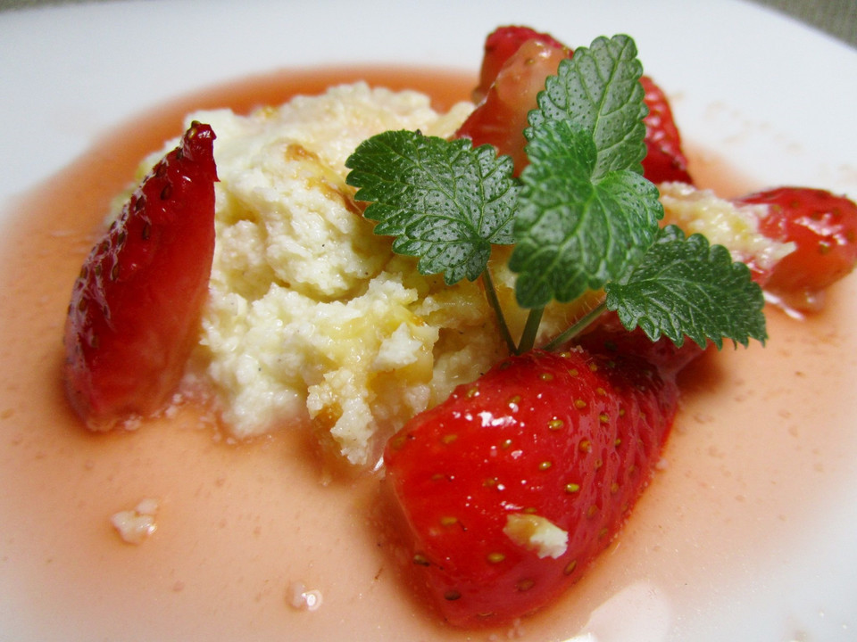 Ziegenfrischkäsecreme mit eingelegten Erdbeeren von Dwenzel59 | Chefkoch.de