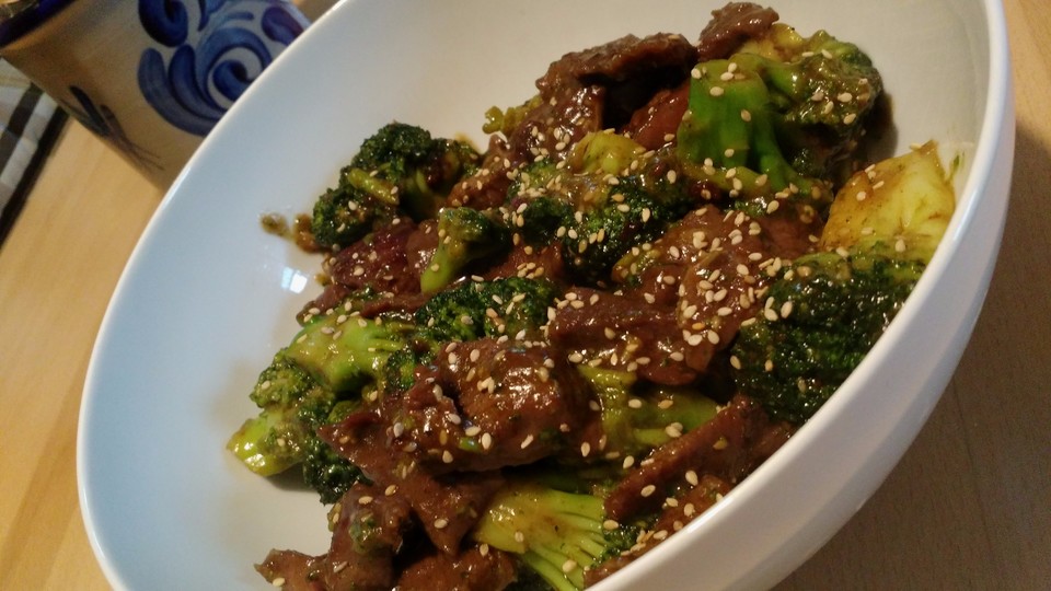 Chinesisches Rindfleisch mit Brokkoli in Austernsauce von Trombone99 ...