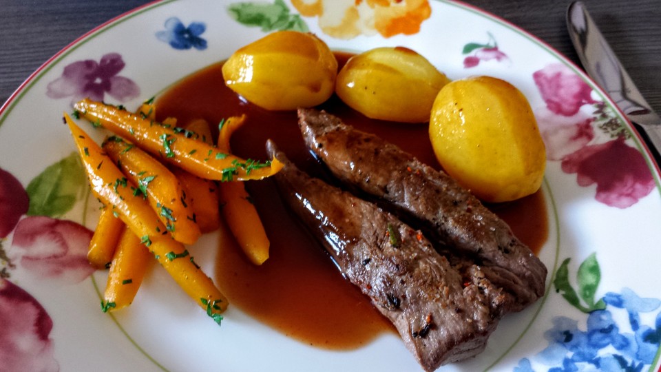 Lammfilet mit Rotwein-Rosmarin-Sauce von Christa1010 | Chefkoch.de