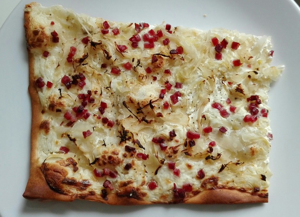 Flammkuchen mit Kraut und Speck von Klaudi2711 | Chefkoch.de