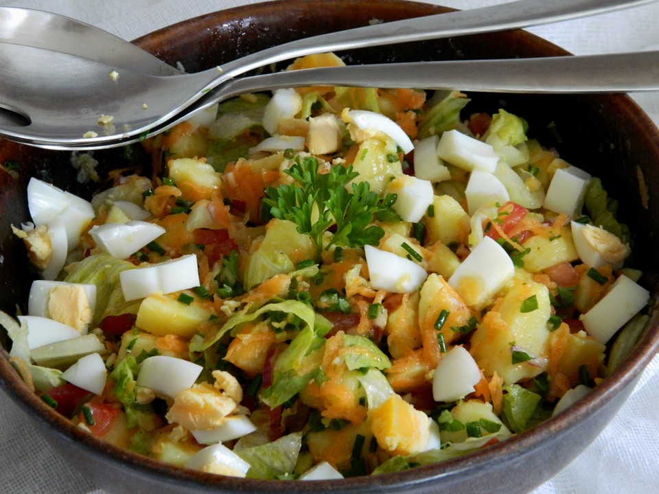 Kartoffelsalat mit Ei, ohne Mayonnaise von Meinerezepte_Aynur | Chefkoch.de