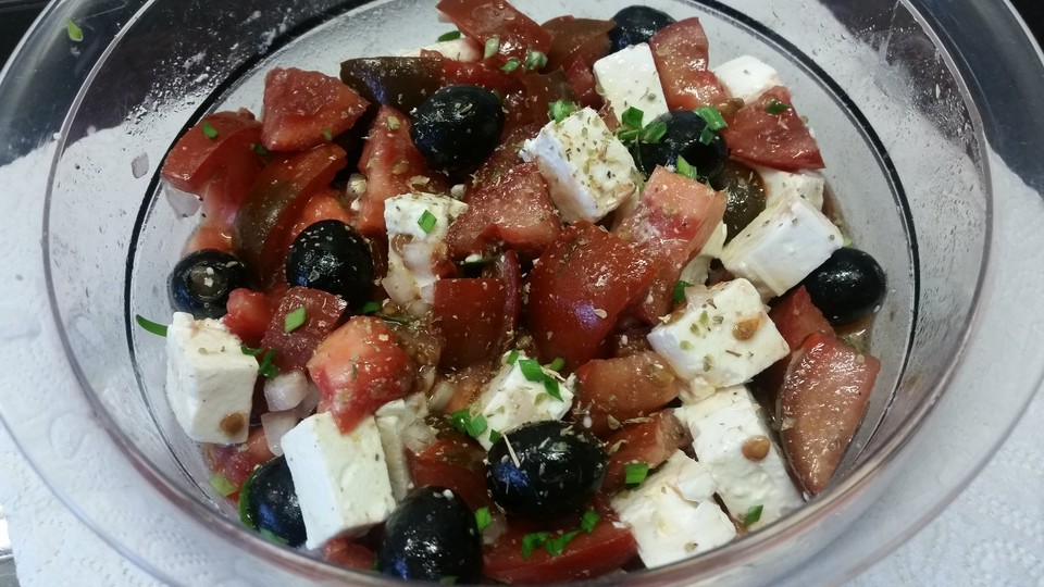 Tomaten-Oliven-Salat griechischer Art von Christa1010 | Chefkoch.de