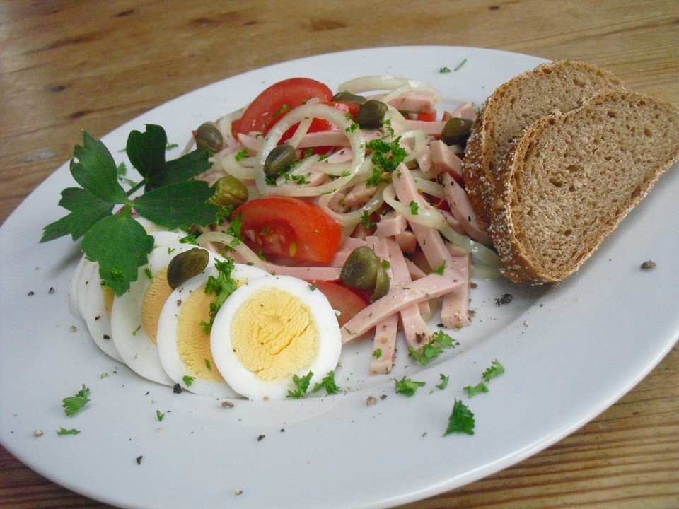 Pikanter Wurstsalat mit Senf-Kapern-Sauce von Eule0709 | Chefkoch.de