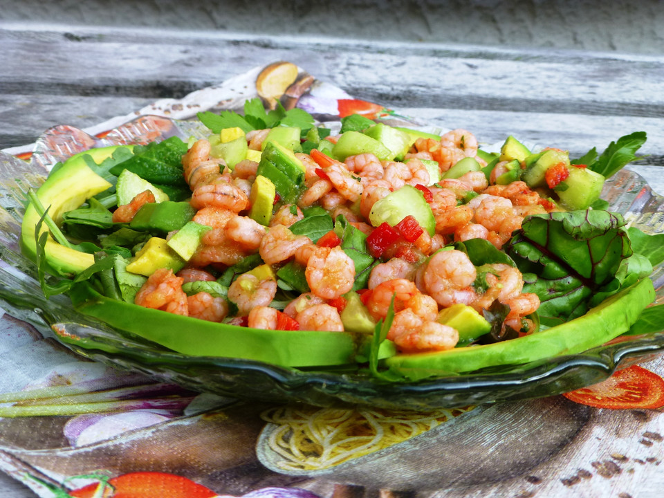 Garnelensalat Mit Paprika Und Avocado — Rezepte Suchen Garnelensalat Mit Paprika Und Avocado — Rezepte Suchen