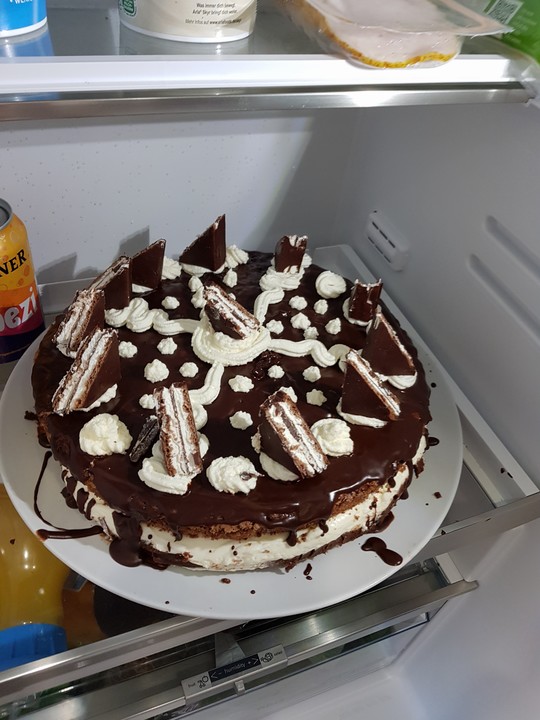 Schokoladentorte mit Kinder Pinguin von Any-Blum | Chefkoch.de