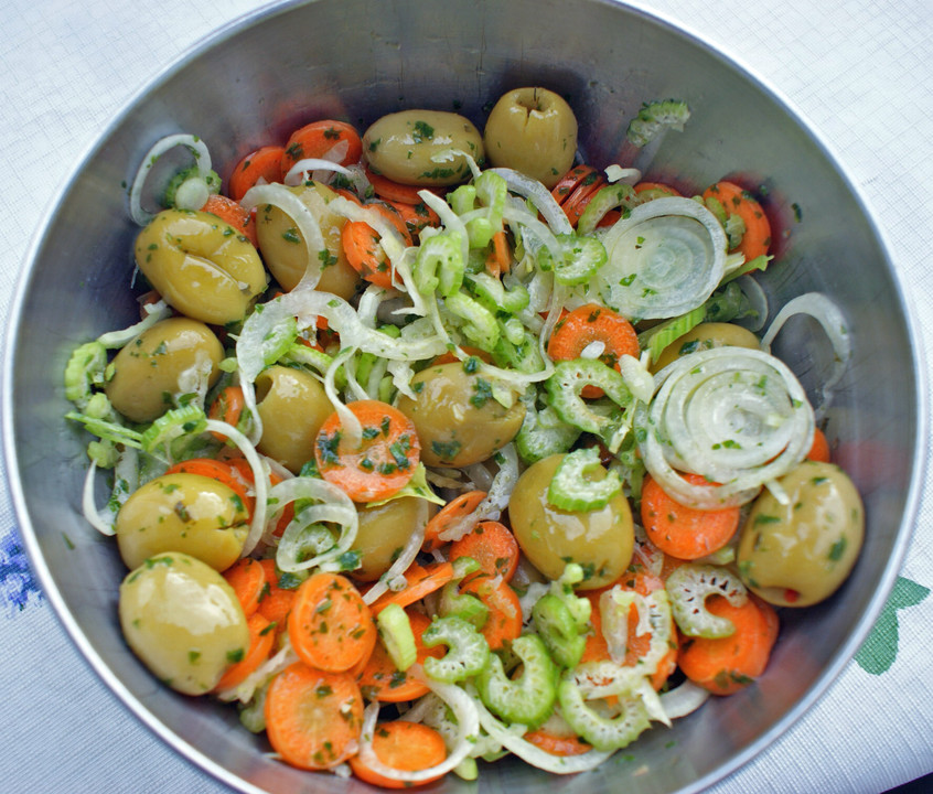 Sellerie-Oliven-Salat von Stephan-kocht-gerne | Chefkoch.de
