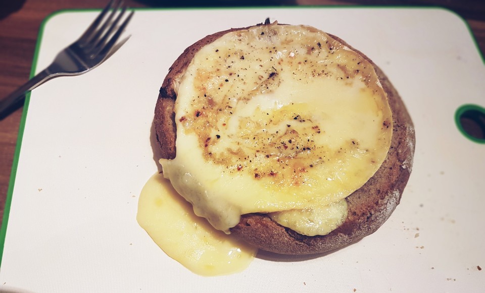 Camembert im Brotlaib von Chefkoch-Video | Chefkoch.de Camembert im Brotlaib von Chefkoch-Video | Chefkoch.de