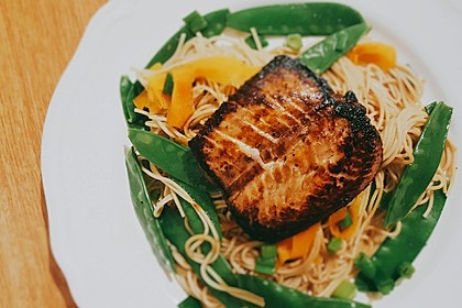 Japanischer gegrillter Lachs mit Teriyaki - Soße 24