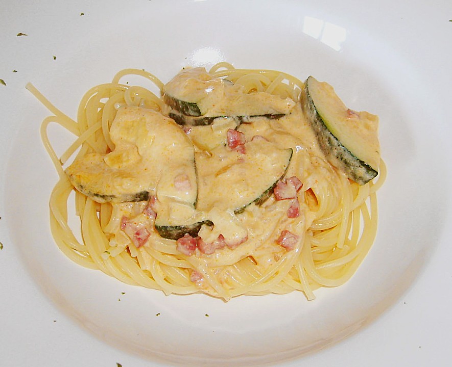 Nudeln mit Zucchini - Schinken - Soße von binchen777 | Chefkoch.de