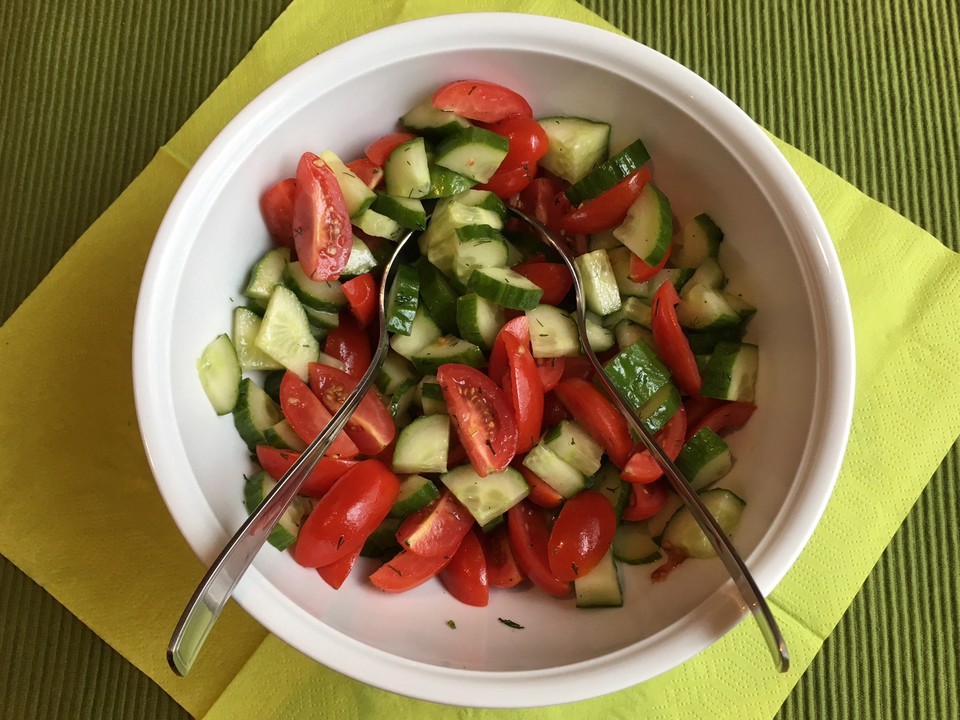 Gurken-Tomaten-Salat von Jess6065 | Chefkoch.de