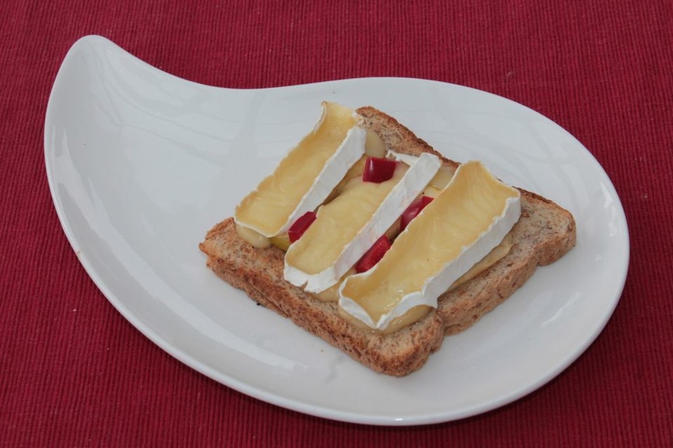 Überbackener Camembert-Apfel-Vollkorntoast von patty89 | Chefkoch.de