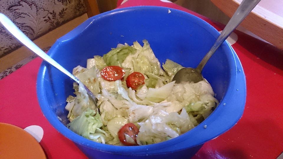 Eisbergsalat mit Senfdressing von Margock Chefkoch.de
