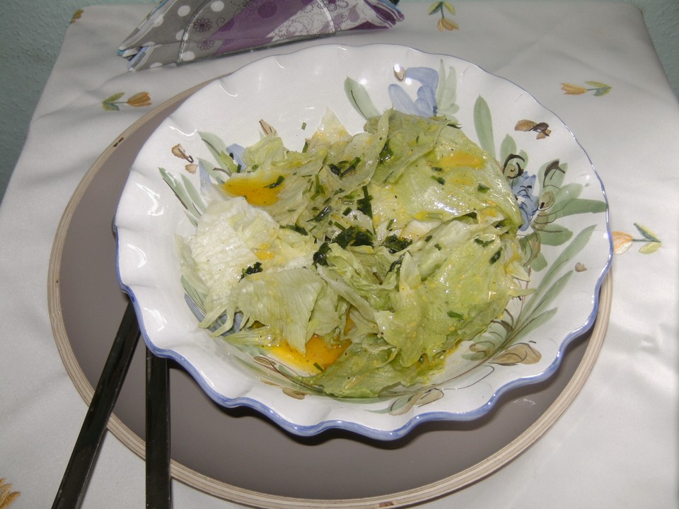 Eisbergsalat mit Senfdressing von Margock | Chefkoch.de