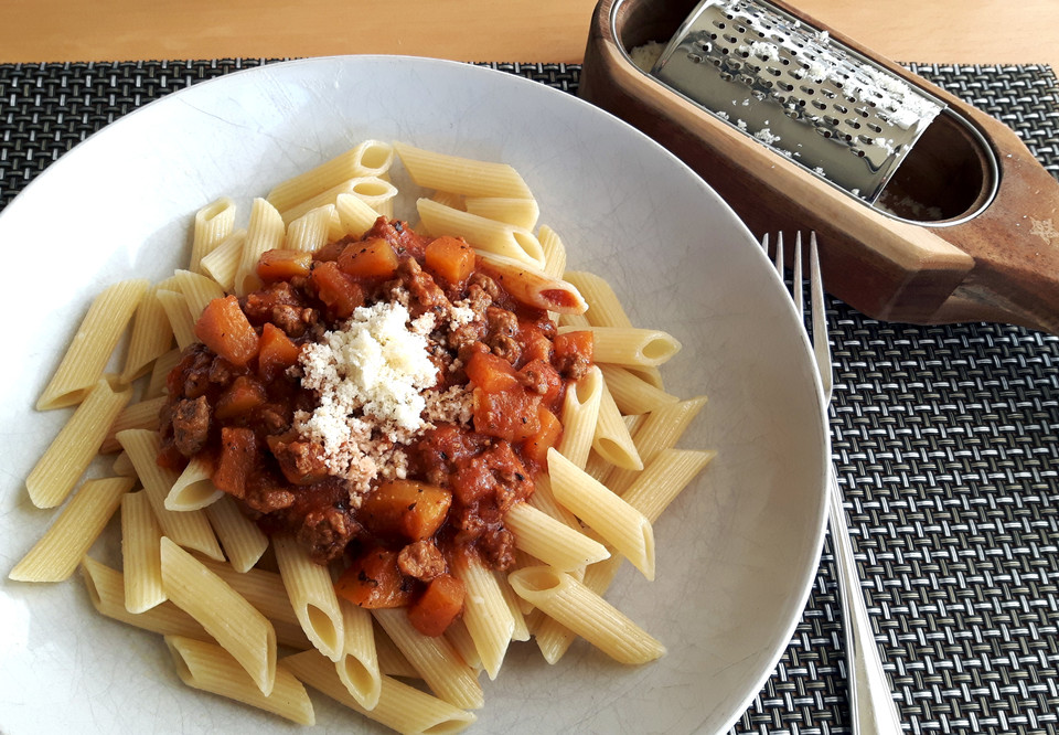 Makkaroni mit Kürbis-Bolognese von McMoe | Chefkoch.de