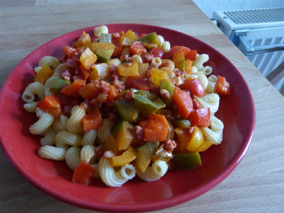 Nudeln mit Paprika-Schinkensauce von ChPhTh | Chefkoch.de