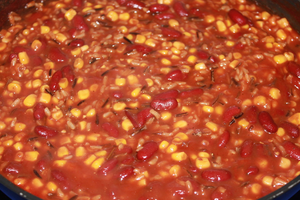 Reis-Mais-Kidneybohnen-Tomaten-Pfanne von Jasmin-Petra-Wenzel | Chefkoch.de