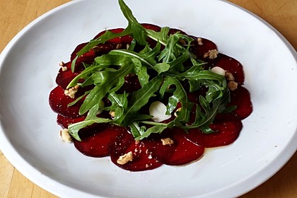 Rote Bete Carpaccio mit Walnüssen 1
