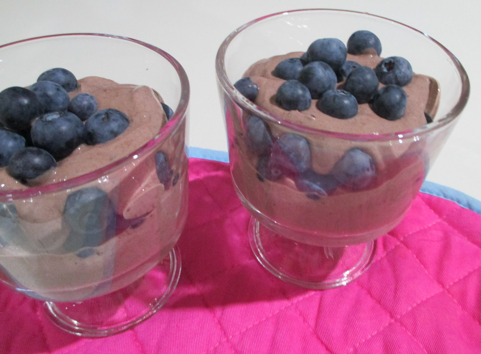 Schokojoghurt mit Heidelbeeren (Rezept mit Bild) von SunnyKida ...