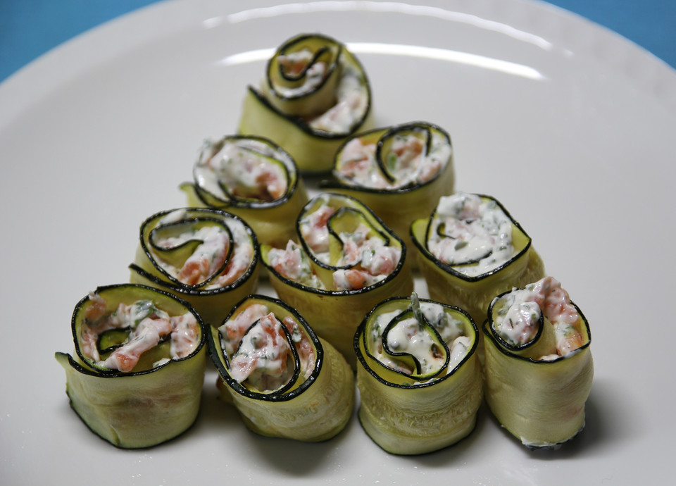 Mini Zucchini-Rouladen mit Räucherlachs von Gemüse-Jäger | Chefkoch.de