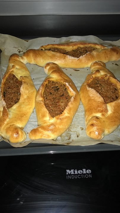 Pide mit Spinat, Schafskäse und Ei von r3sa | Chefkoch.de