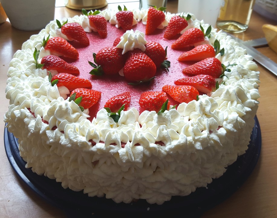 Leichte Erdbeertorte von Remsi84 | Chefkoch.de