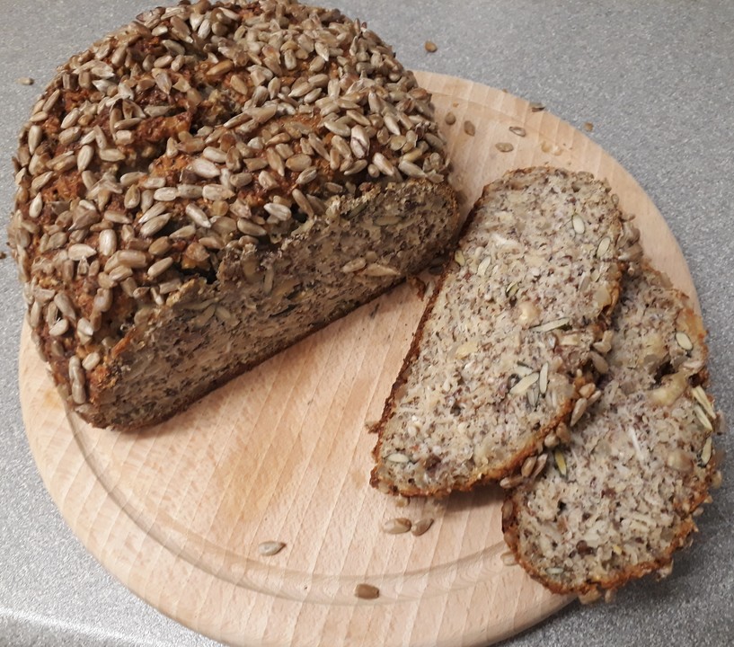 Kleines Nussiges Low Carb Brot - Inspiration Küche für Ihr Zuhause