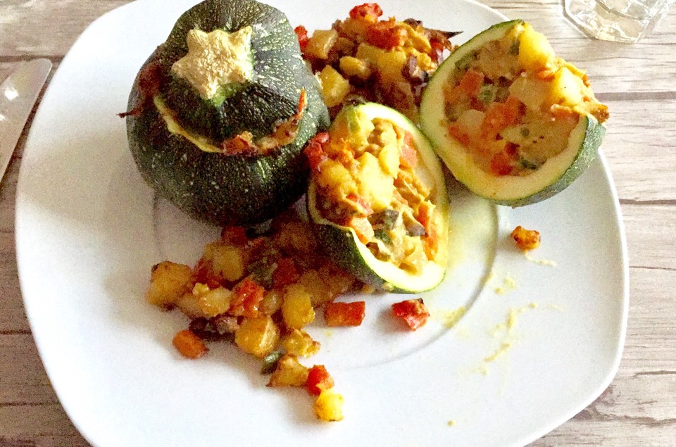 Gefüllte Zuchini mit einem Hauch von Curry von grillie89 | Chefkoch.de