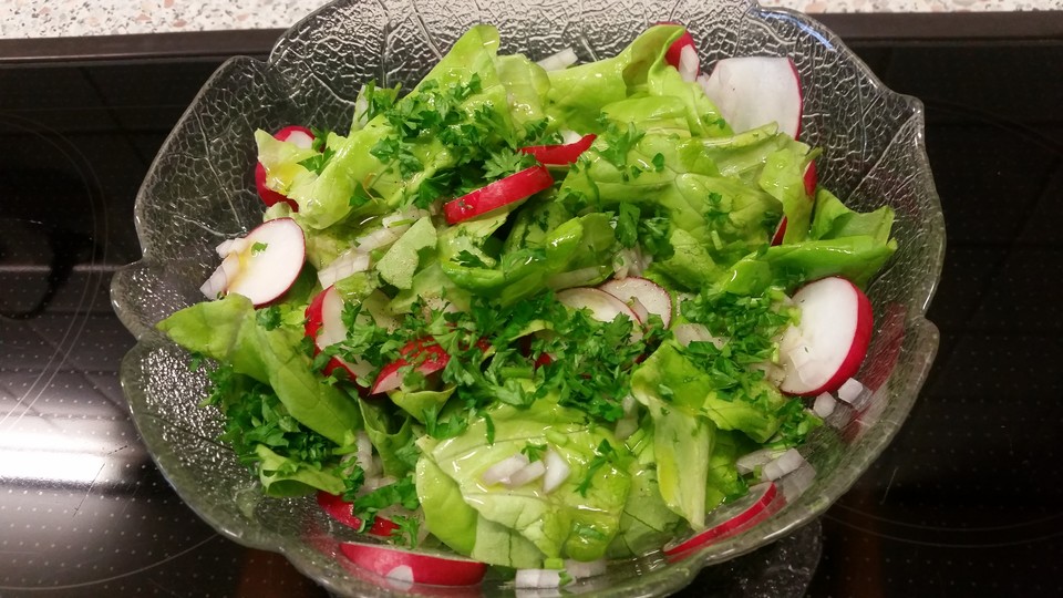 Blattsalat mit Radieschen von Juulee | Chefkoch.de Blattsalat mit Radieschen von Juulee | Chefkoch.de