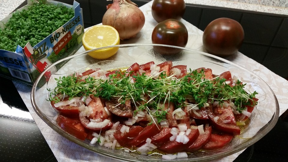 Tomatensalat, erfrischend und leicht süßsauer von BigBelly | Chefkoch.de