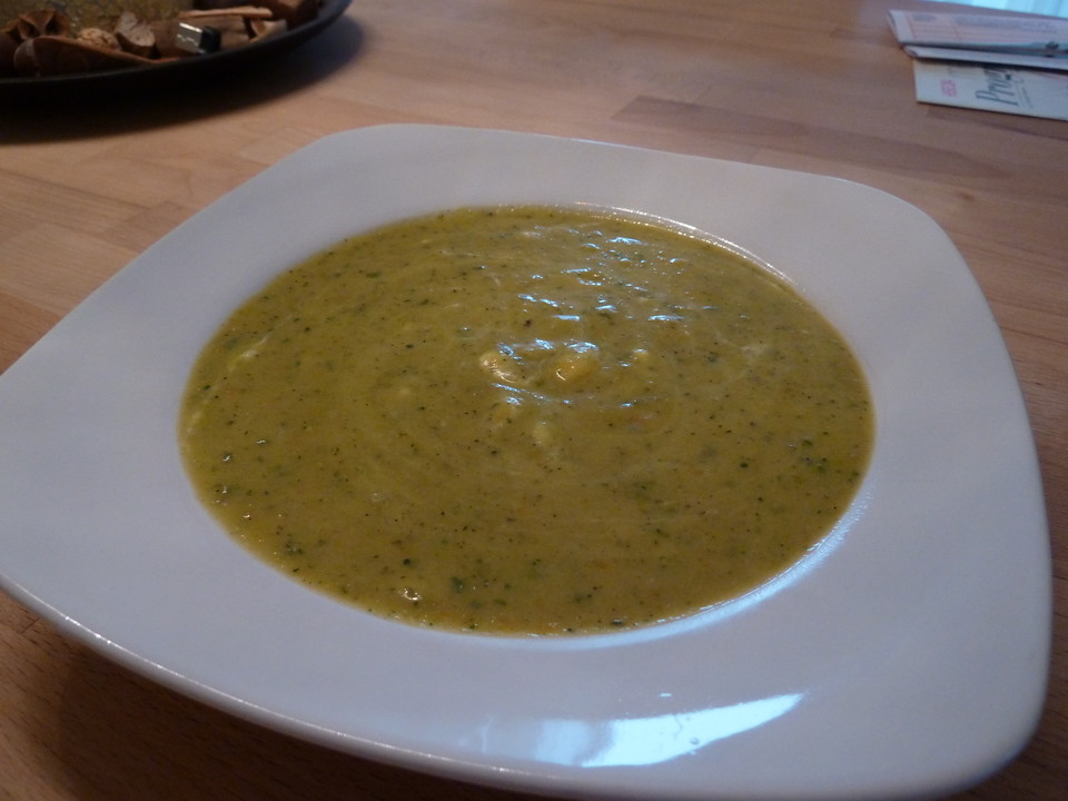 Vegetarische Zucchinisuppe mit Frischkäse von TipsyDuffy | Chefkoch.de