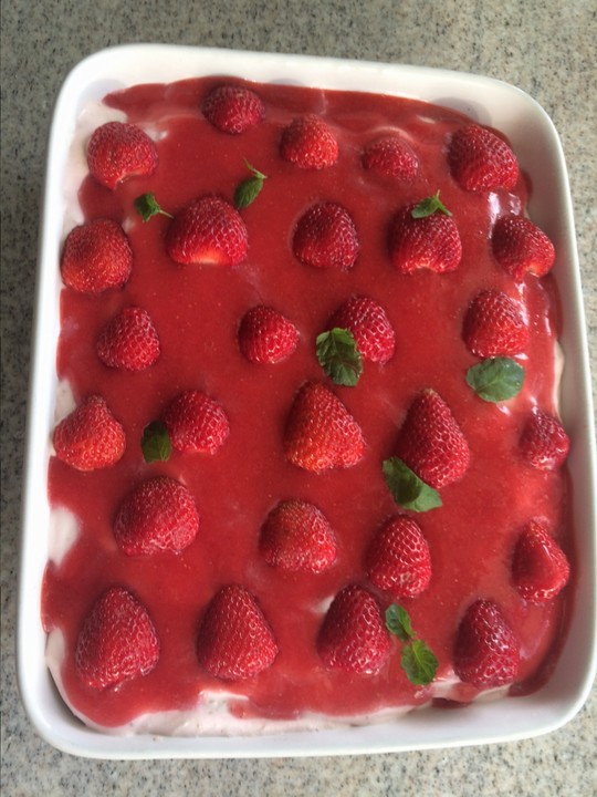 Erdbeertiramisu ultimativ mit Erdbeerlikör von Sivacasa | Chefkoch.de