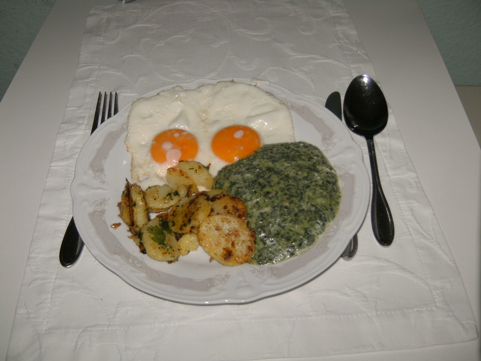 Spinat, Spiegeleier und Bratkartoffeln von Anaid55 | Chefkoch.de Spinat, Spiegeleier und Bratkartoffeln von Anaid55 | Chefkoch.de