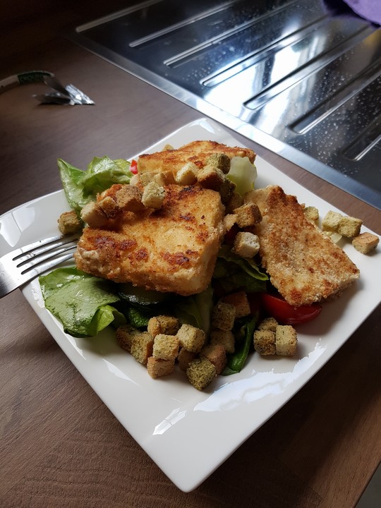 Gebackener Feta auf gemischtem Salat mit Honigdressing von DaisyDancer ...