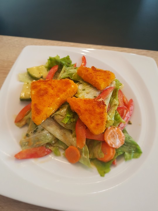Gebackener Feta auf gemischtem Salat mit Honigdressing von DaisyDancer ...