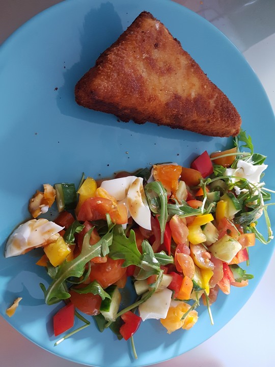 Gebackener Feta auf gemischtem Salat mit Honigdressing von DaisyDancer ...