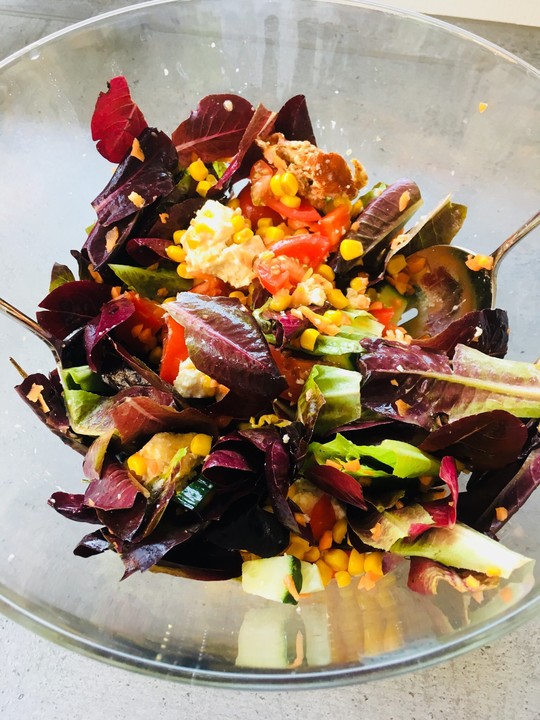 Gebackener Feta auf gemischtem Salat mit Honigdressing von DaisyDancer | Chefkoch.de