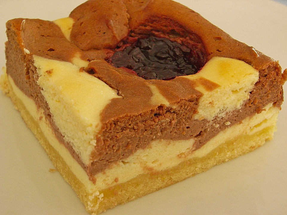 Marmorierter Käsekuchen vom Blech mit Preiselbeeren | Chefkoch.de