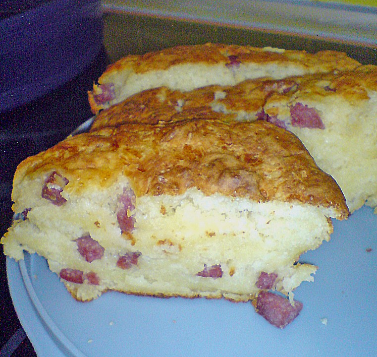 Schnelles Brot mit Käse oder Salami oder Zwiebeln von MelanieW84 ...
