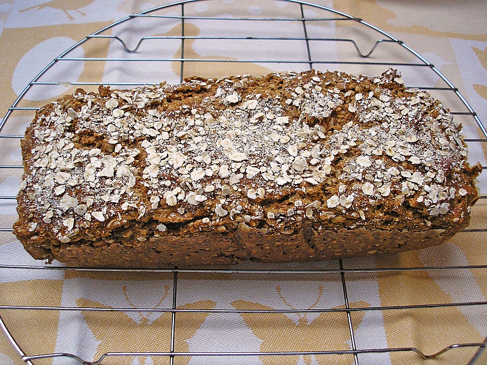 Vollkornbrot mit Buttermilch und Rübenkraut von iceage | Chefkoch.de