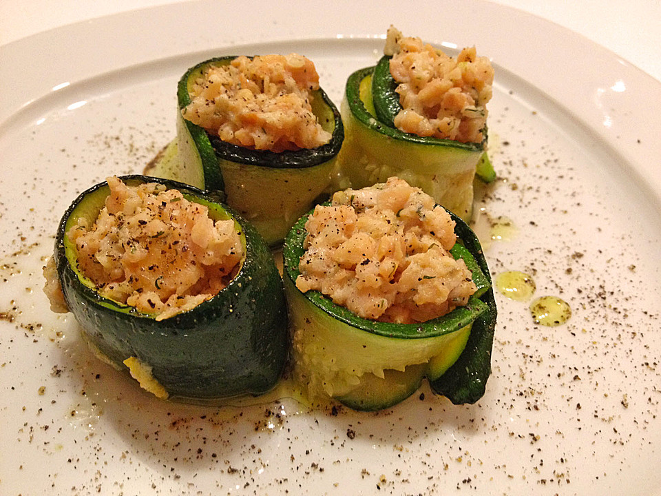 Zucchini - Räucherlachs - Röllchen von brinie | Chefkoch.de