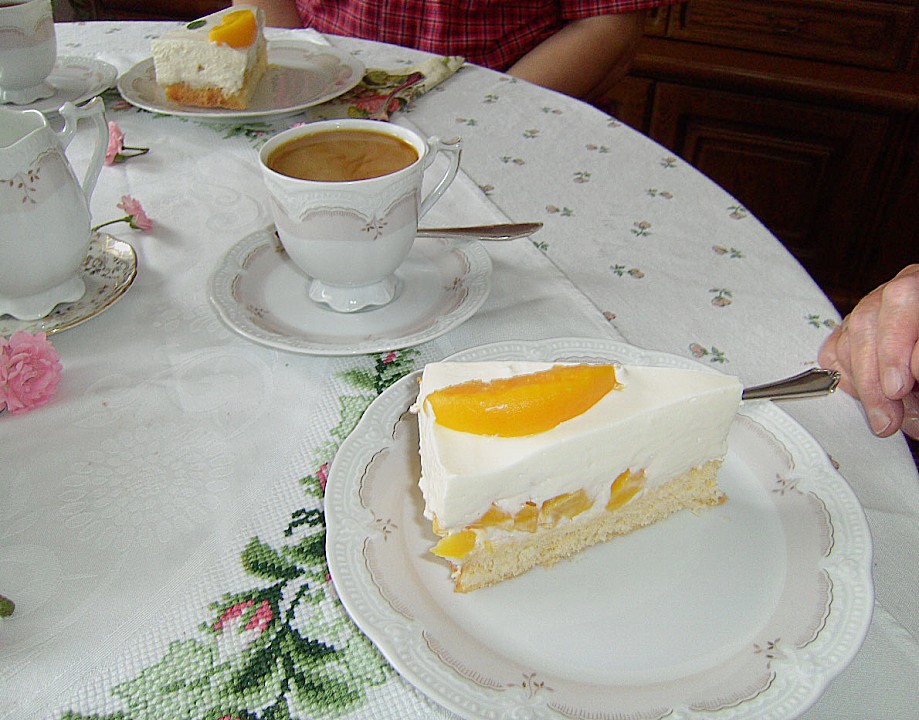 Käsesahnetorte mit Pfirsichen von Lilliane | Chefkoch.de