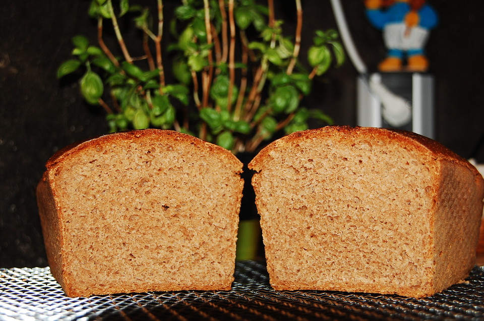 Dinkel-Vollkornbrot mit Sauerteig von voyaga81 | Chefkoch.de