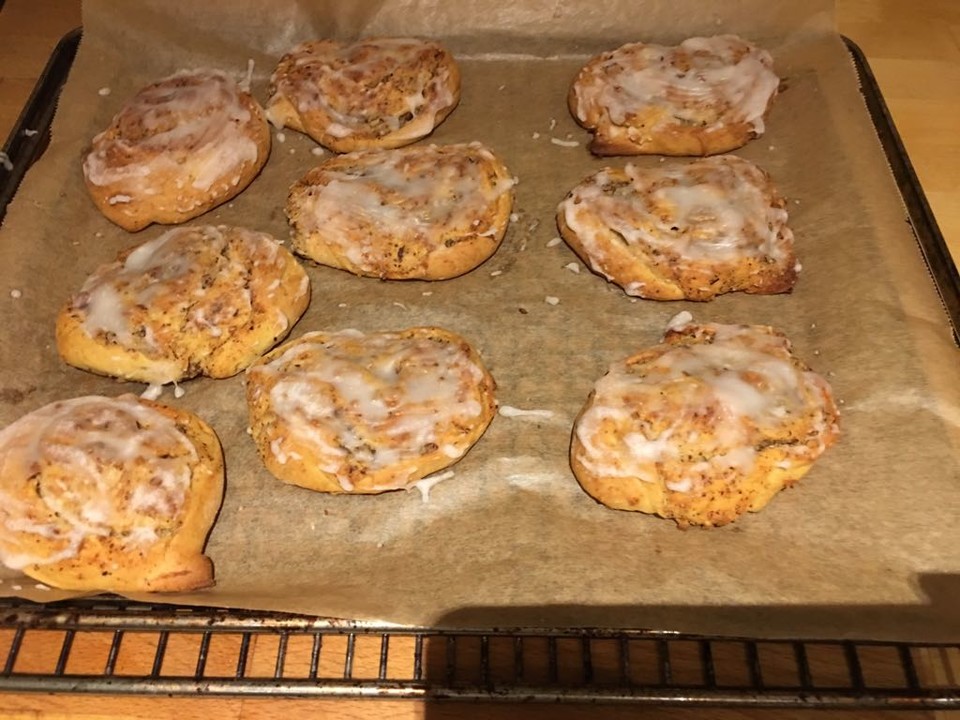 Zitronenglasur für Kuchen oder Gebäck von krissinice | Chefkoch.de