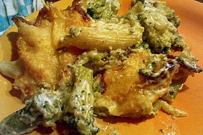 Brokkoli - Nudelauflauf mit Kräuter - Schmelzkäsesoße 52