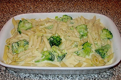 Brokkoli - Nudelauflauf mit Kräuter - Schmelzkäsesoße 19