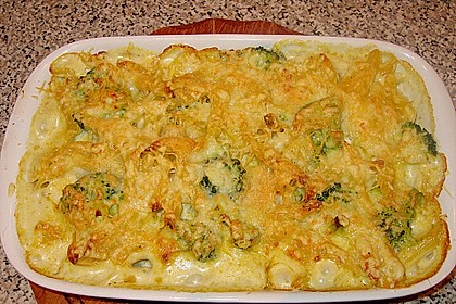 Brokkoli - Nudelauflauf mit Kräuter - Schmelzkäsesoße 34