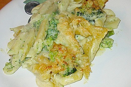 Brokkoli - Nudelauflauf mit Kräuter - Schmelzkäsesoße 14