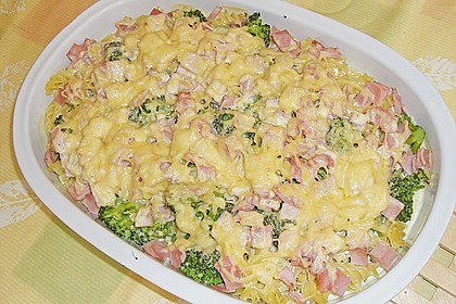 Brokkoli - Nudelauflauf mit Kräuter - Schmelzkäsesoße 27