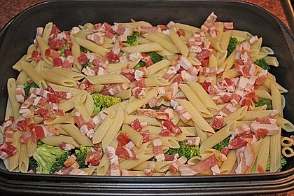 Brokkoli - Nudelauflauf mit Kräuter - Schmelzkäsesoße 38